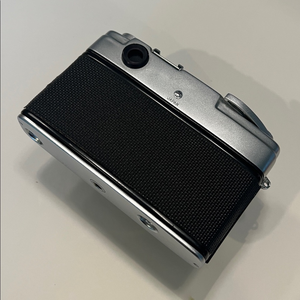 Vintage 60s Yashica J Rangefinder 35mm Film Camera w/ Leather Case Made in Japan - Picture 6 of 8